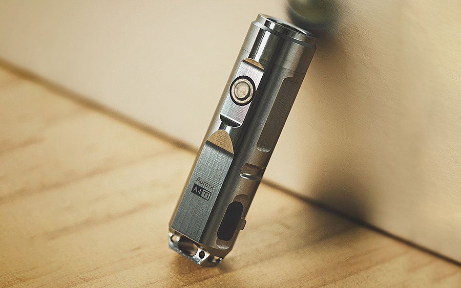 RovyVon A4x Titanium Flashlight