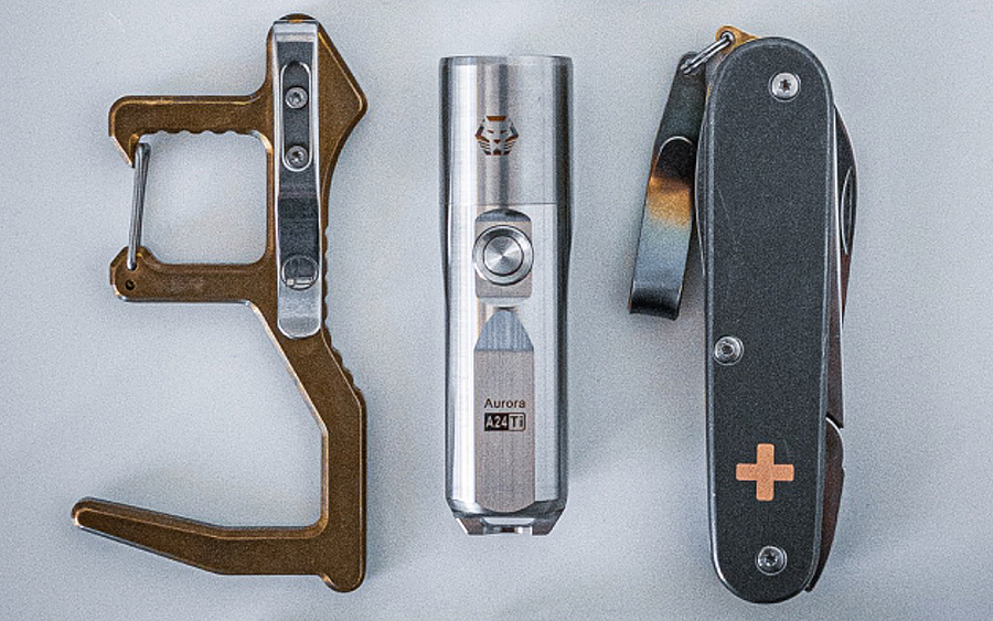 RovyVon A24 Titanium Flashlight